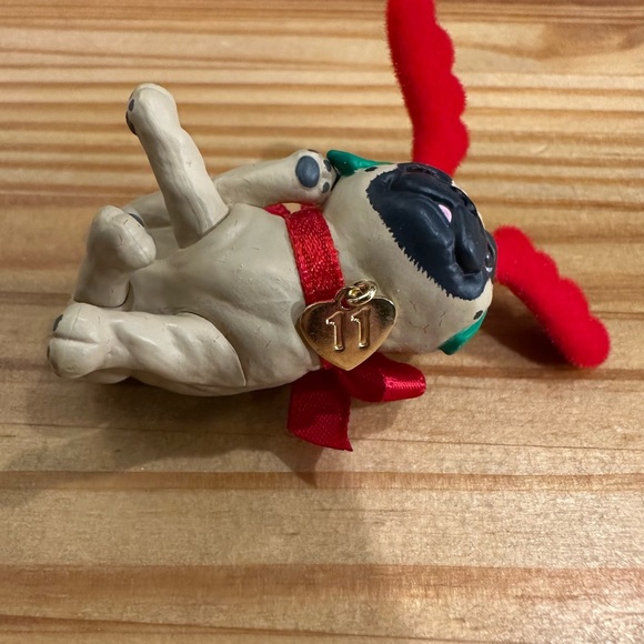 Puppy Love Series #21 Hallmark Keepsake Ornament 2011 - Picture 4 of 7